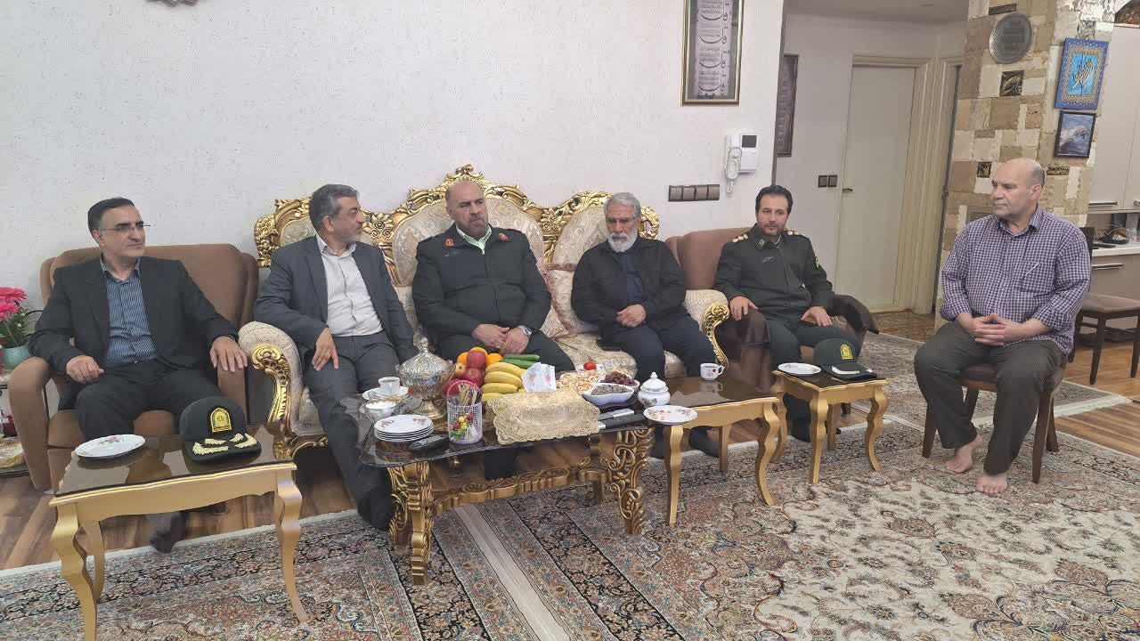دیدار فرمانده انتظامی استان با بازنشستگان و خانواده ایتام به مناسبت آغاز سال 1404