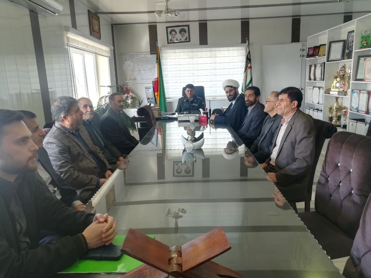 دیدار بازنشستگان انتظامی شهرستان سراب با فرمانده انتظامی شهرستان