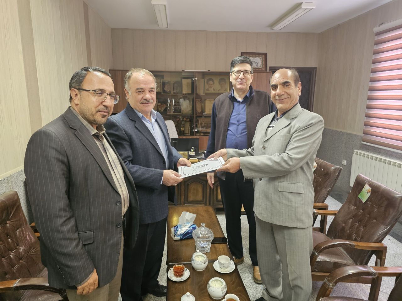 دیدار رئیس کانون بازنشستگان انتظامی استان آذربایجانشرقی با 6 نفر از اعضای وابسته تبریز