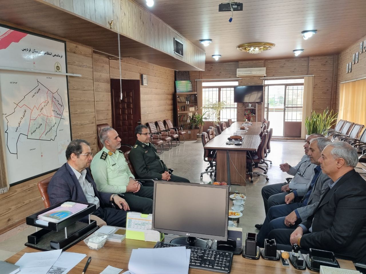 دیدار رئیس کانون بازنشستگان انتظامی استان البرز با معاون نیروی انسانی انتظامی شهرستان فردیس دیدار رئیس کانون بازنشستگان انتظامی استان البرز با معاون نیروی انسانی انتظامی شهرستان فردیس