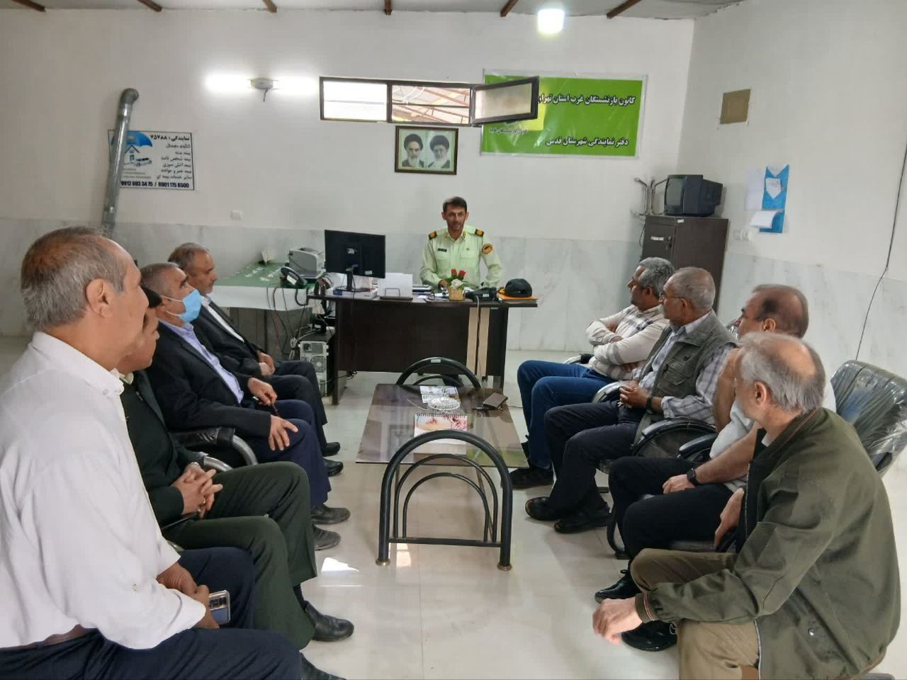 جلسه مسئول دفتر نمایندگی شهرستان قدس با رئیس کلانتری ۱۲ شهرقدس