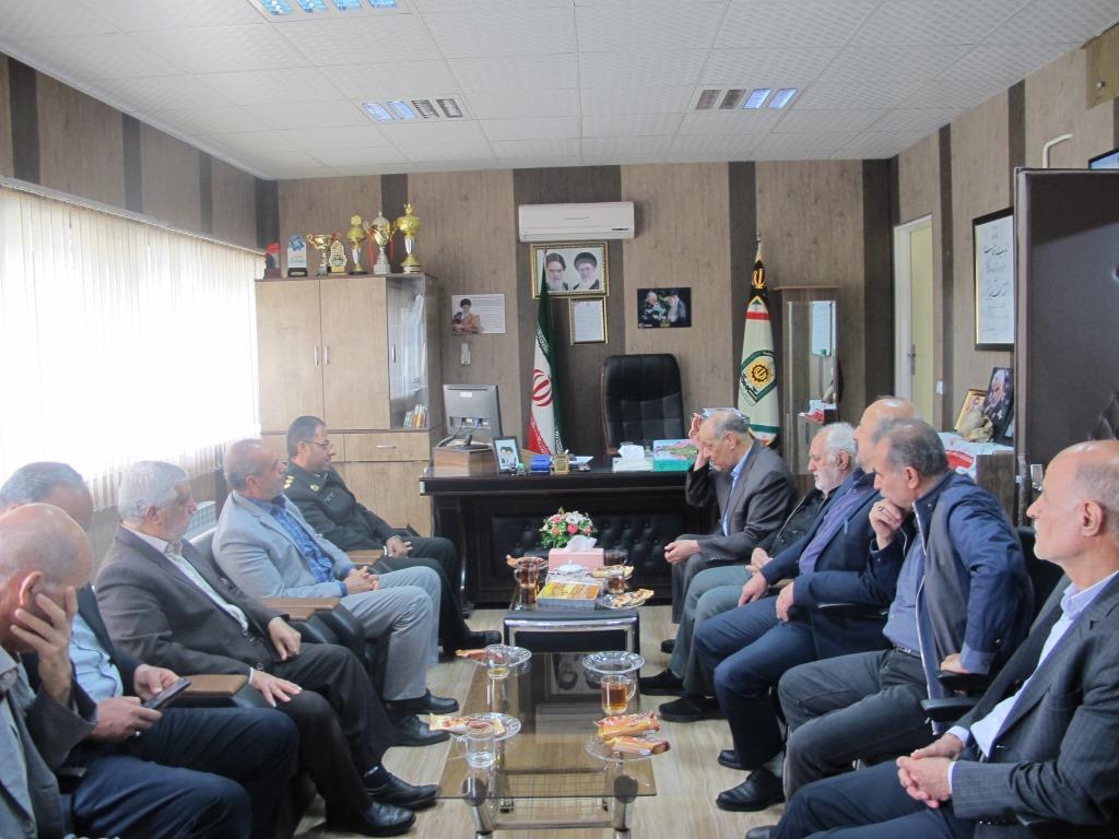 دیدار رئیس کانون انتظامی استان و نماینده بازنشستگان استان با فرمانده انتظامی شهرستان اراک و رئیس کلانتری 17 این شهرستان