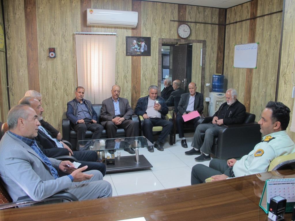 دیدار رئیس کانون انتظامی استان و نماینده بازنشستگان استان با فرمانده انتظامی شهرستان اراک و رئیس کلانتری 17 این شهرستان