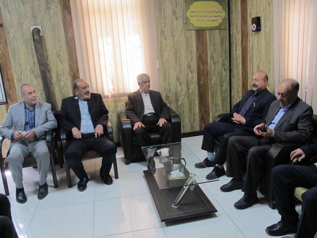 دیدار رئیس کانون انتظامی استان و نماینده بازنشستگان استان با فرمانده انتظامی شهرستان اراک و رئیس کلانتری 17 این شهرستان
