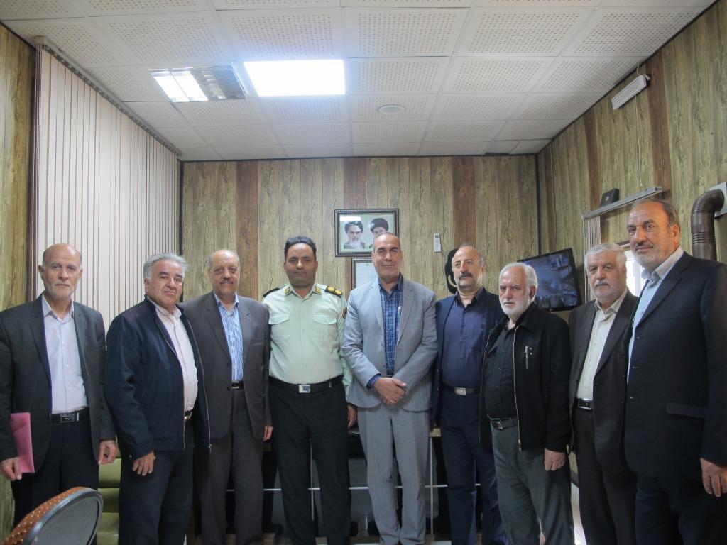 دیدار رئیس کانون انتظامی استان و نماینده بازنشستگان استان با فرمانده انتظامی شهرستان اراک و رئیس کلانتری 17 این شهرستان