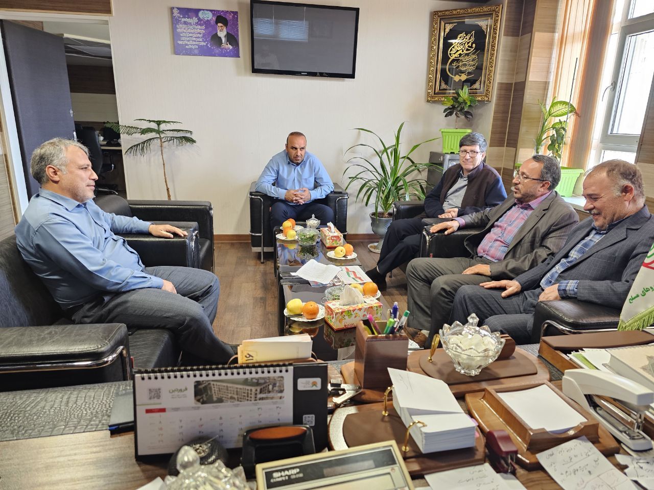 جلسه رئیس کانون بازنشستگان انتظامی استان آذربایجانشرقی با مدیرکل سازمان تأمین اجتماعی نیروهای مسلح استان