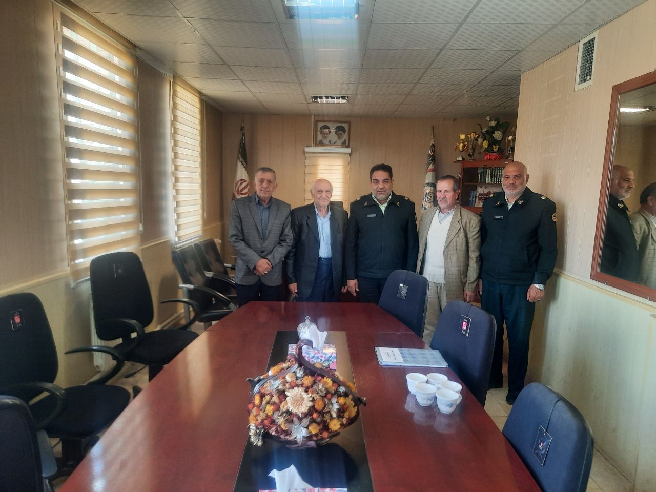 دیدار و جلسه تعامل توسط مسئول دفتر شهرستان اسکو  به همراه سه نفر از بازنشستگان ساکن شهرستان با فرمانده انتظامی شهرستان