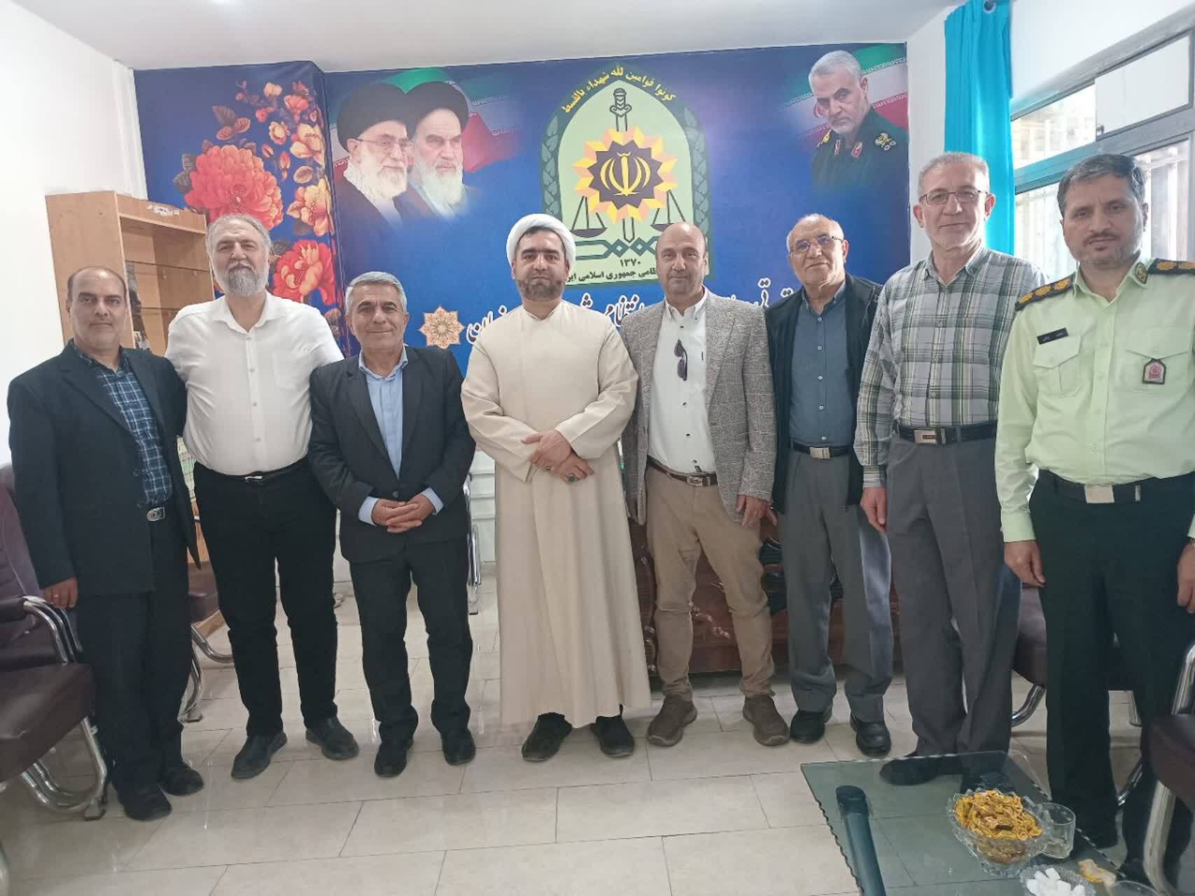 دیدار رئیس کانون بازنشستگان استان با ریاست عقیدتی سیاسی انتظامی شهرستان اصفهان دیدار رئیس کانون بازنشستگان استان با ریاست عقیدتی سیاسی انتظامی شهرستان اصفهان