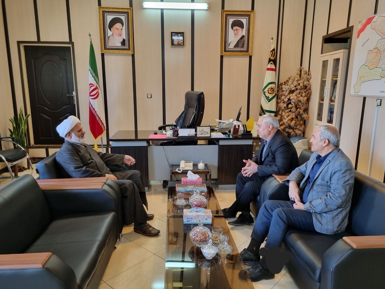 دیدار رئیس کانون بازنشستگان انتظامی استان با ریاست محترم عقیدتی سیاسی انتظامی استان البرز دیدار رئیس کانون بازنشستگان انتظامی استان با ریاست محترم عقیدتی سیاسی انتظامی استان البرز