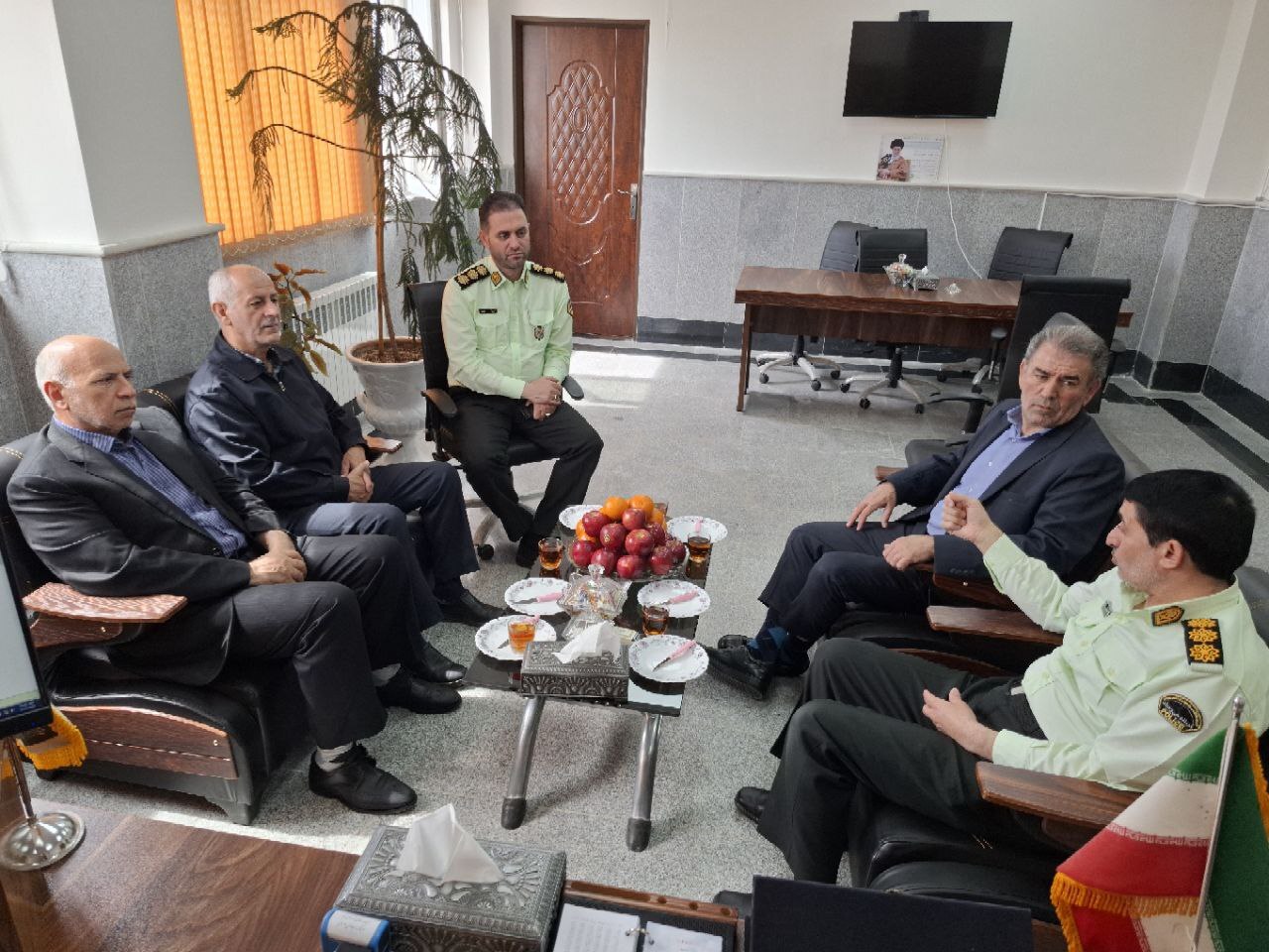 دیدار رئیس کانون بازنشستگان انتظامی استان با فرمانده انتظامی شهرستان نیر دیدار رئیس کانون بازنشستگان انتظامی استان با فرمانده انتظامی شهرستان نیر