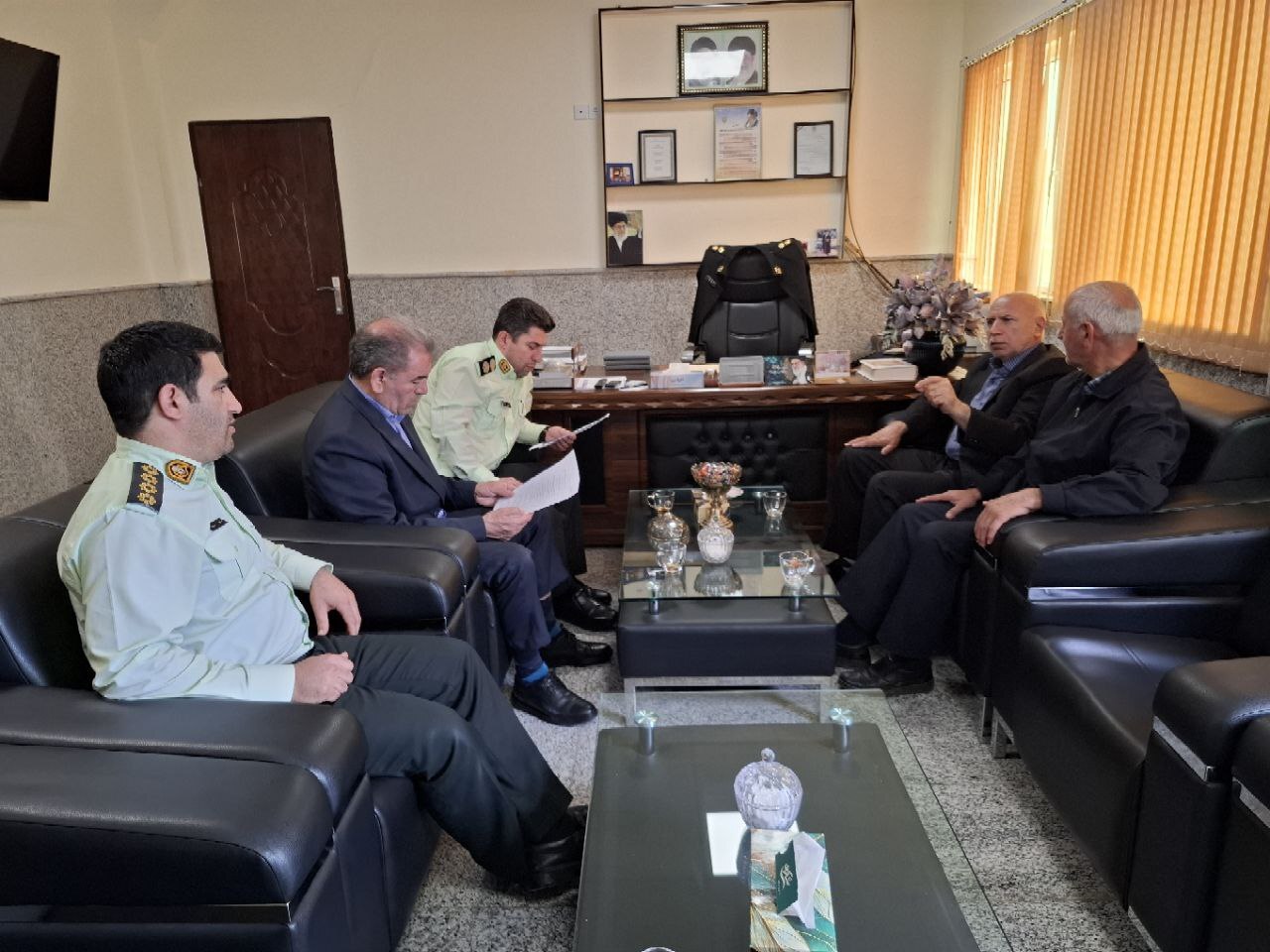 دیدار رئیس کانون بازنشستگان انتظامی استان با فرمانده انتظامی شهرستان سرعین دیدار رئیس کانون بازنشستگان انتظامی استان با فرمانده انتظامی شهرستان سرعین