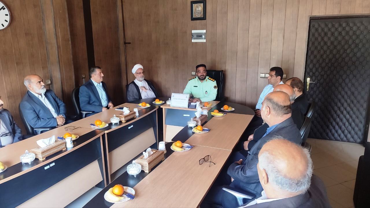 دیدار صمیمی مسئول دفتر نمایندگی شاهین شهر با فرماندهی انتظامی شهرستان