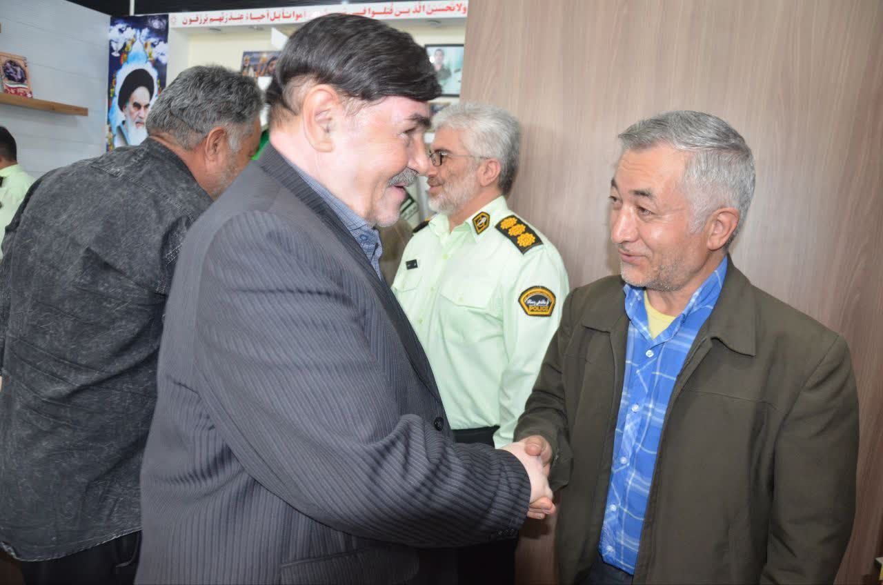 دیدار صمیمی مسئول دفتر نمایندگی خمینی شهر با جانشین فرماندهی انتظامی شهرستان دیدار صمیمی مسئول دفتر نمایندگی خمینی شهر با جانشین فرماندهی انتظامی شهرستان