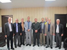 دیدار رئیس کانون انتظامی با رؤسای کلانتری‌های ۱۴ و ۱۲ شهرستان اراک