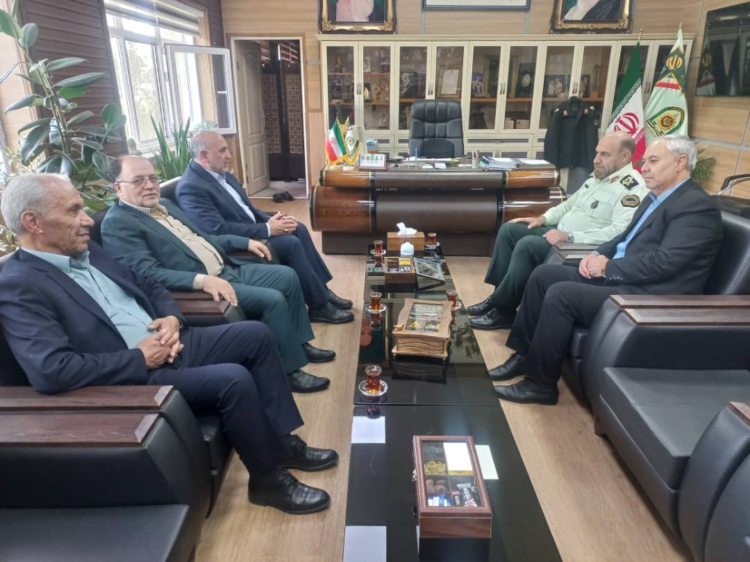 دیدار نمایندگان مجمع کانون بازنشستگان فراجا با فرمانده انتظامی استان البرز دیدار نمایندگان مجمع کانون بازنشستگان فراجا با فرمانده انتظامی استان البرز