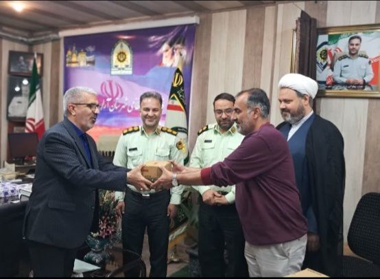 دیدار صمیمی مسئول دفتر نمایندگی کاشان با فرمانده انتظامی شهرستان آران و بیدگل