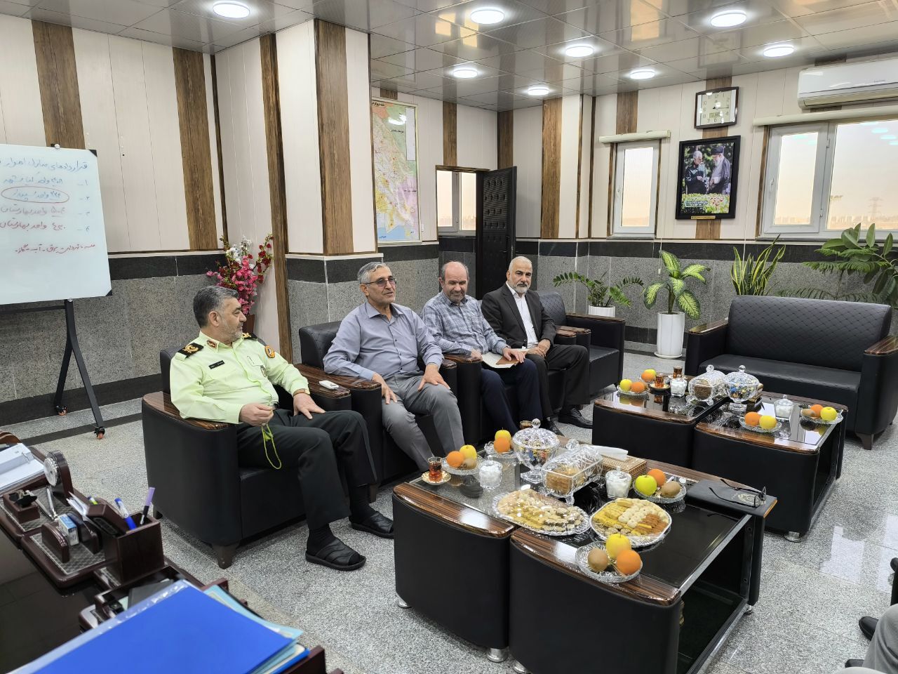 جلسه تعامل و هم اندیشی با حضور سردار میرفیضی فرمانده انتظامی استان
