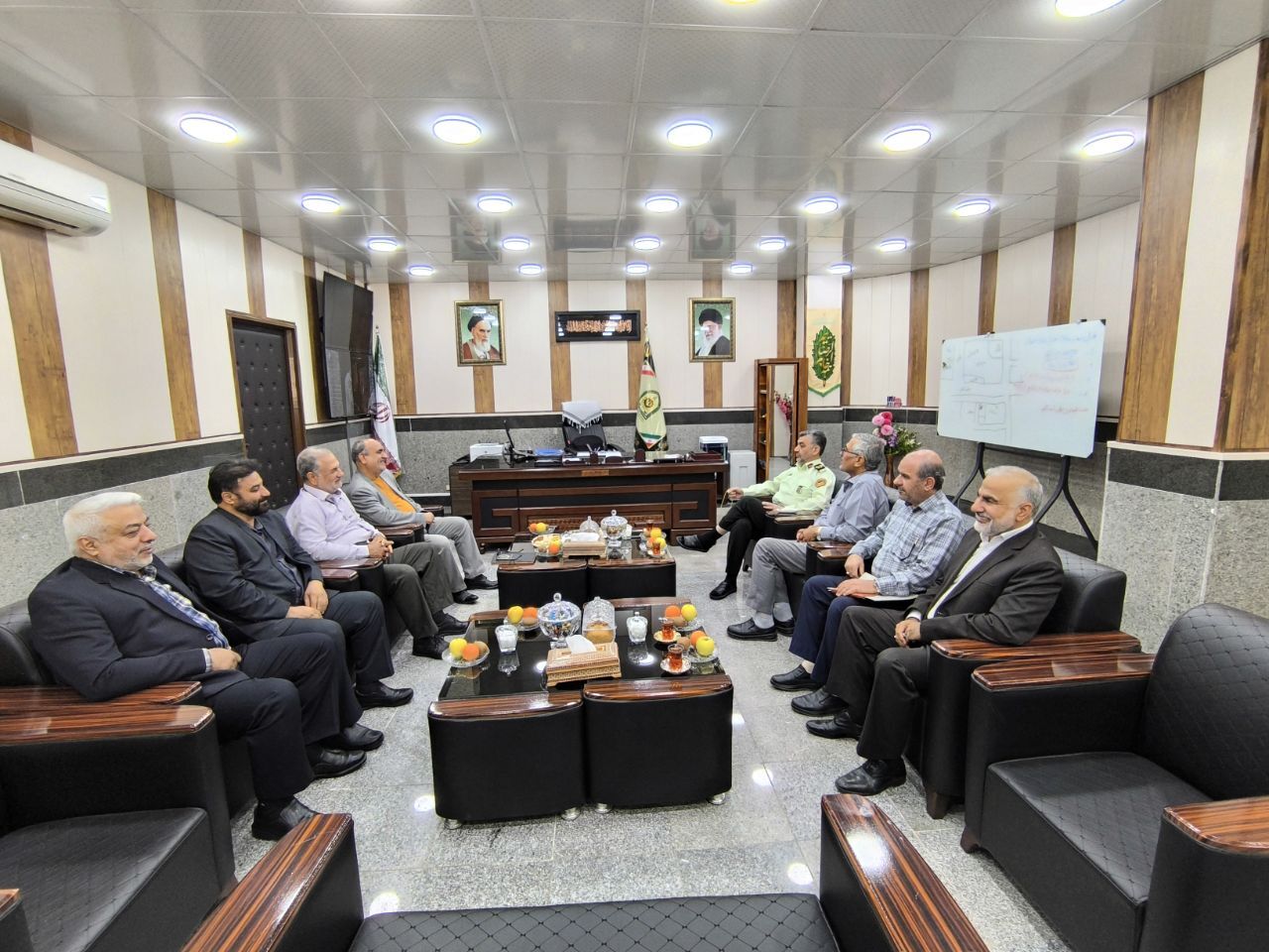 جلسه تعامل و هم اندیشی با حضور سردار میرفیضی فرمانده انتظامی استان