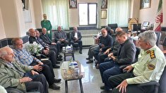 دیدار صمیمی مسئول دفتر نمایندگی فلاورجان با فرمانده انتظامی شهرستان