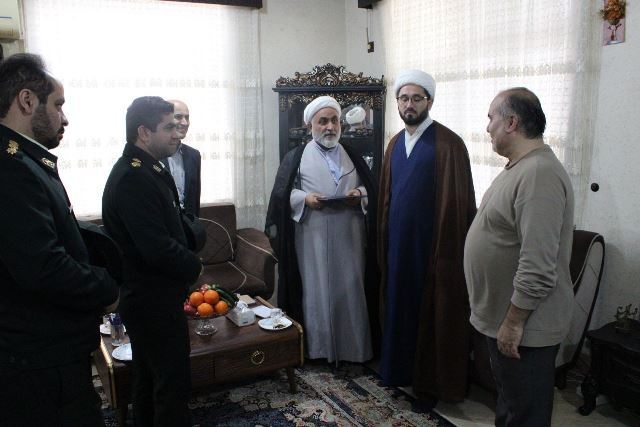 دیدار رئیس عقیدتی سیاسی انتظامی استان گیلان و هیئت همراه با سرگرد بازنشسته سیدهاشم جلیلی دیدار رئیس عقیدتی سیاسی انتظامی استان گیلان و هیئت همراه با سرگرد بازنشسته سیدهاشم جلیلی