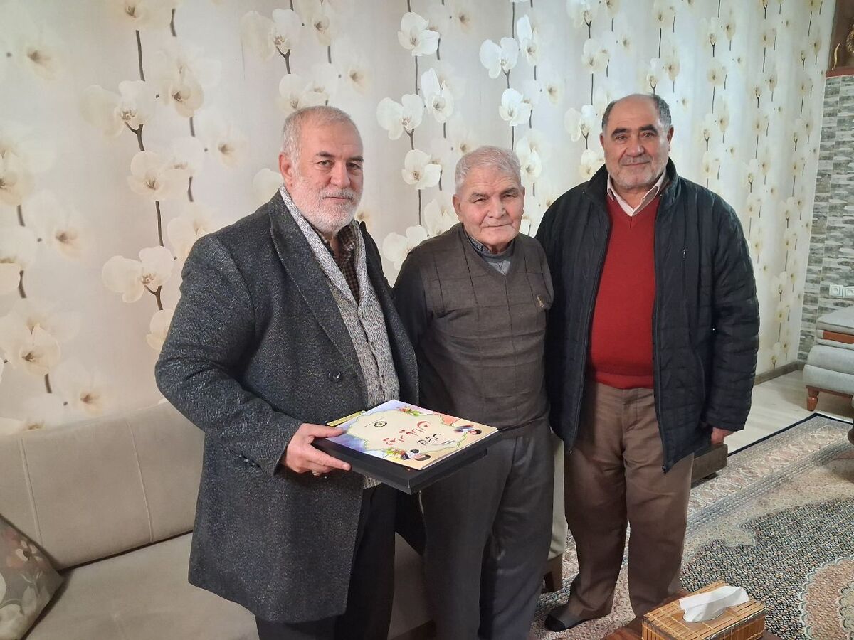 دیدار رئیس کانون بازنشستگان استان آذربایجان غربی با ۲ پیشکسوت بازنشسته