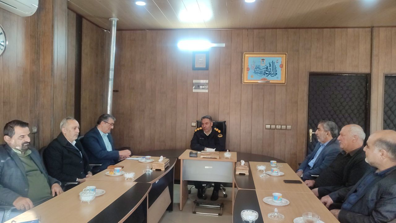 دیدار مسئول دفتر نمایندگی کانون بازنشستگان انتظامی شاهین‌شهر و میمه با فرمانده جدید انتظامی شهرستان