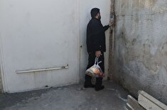 اهدایی بسته شب یلدایی فرمانده انتظامی استان آذربایجان غربی به خانواده متوفیان