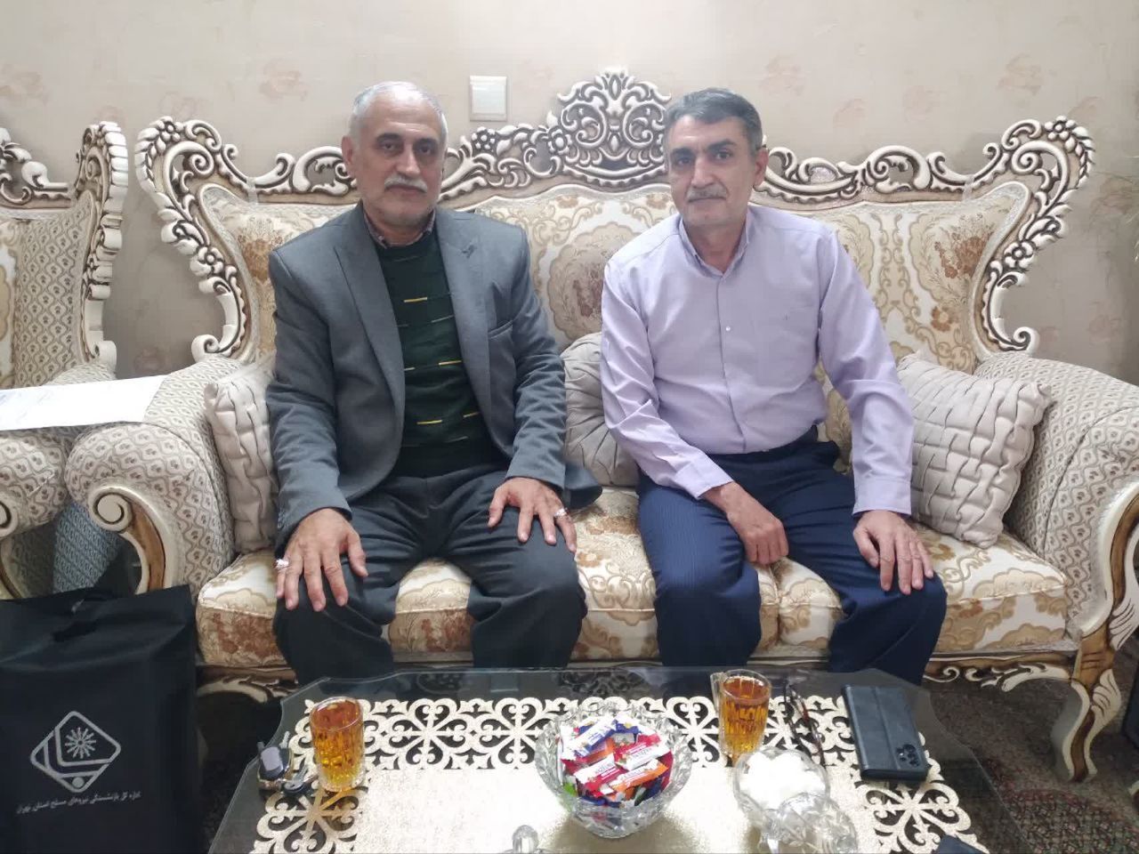 دﯾﺪار ﺑﺎ پیشکسوت آقای جوان شیر قربانی دﯾﺪار ﺑﺎ پیشکسوت آقای جوان شیر قربانی