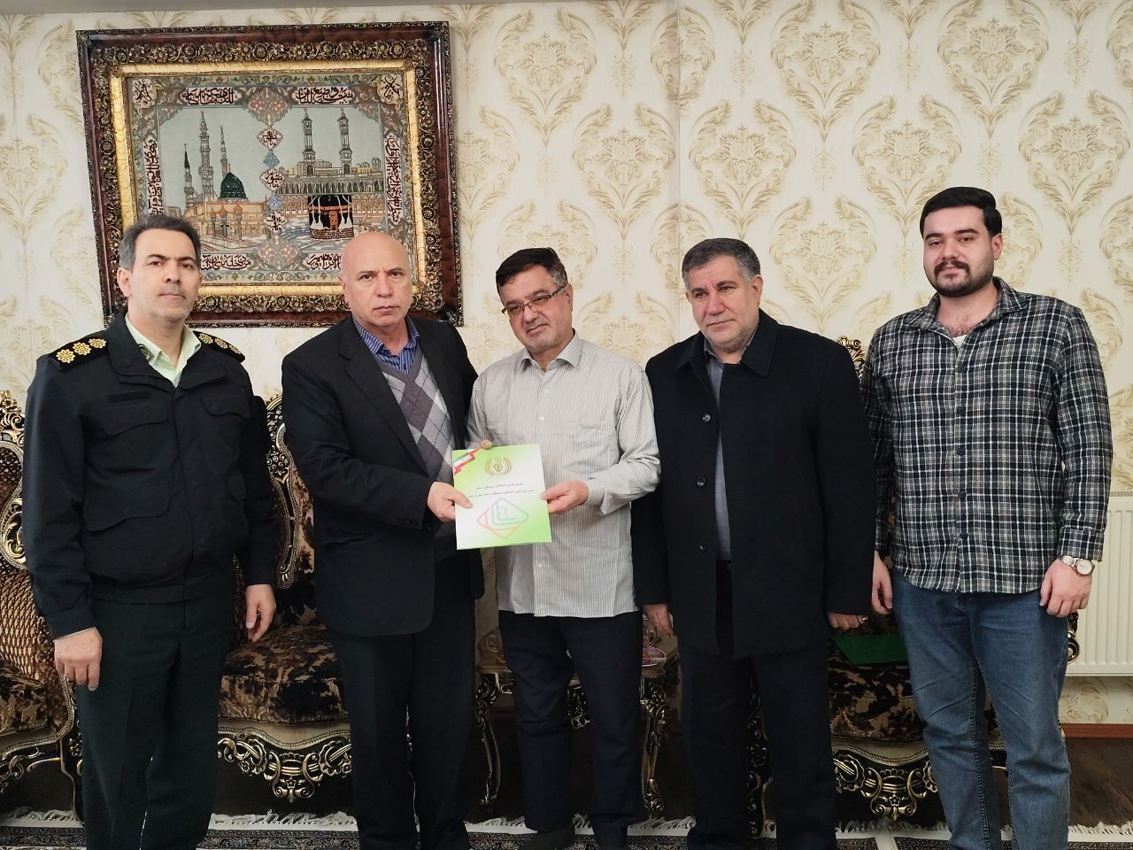 دیدار با 8 تن از بازنشستگان و مستمری بگیران استان اردبیل