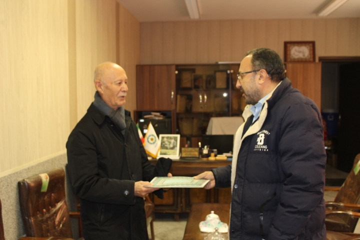 دیدار با ۲۰ نفر از بازنشستگان انتظامی شهرستان تبریز دیدار با ۲۰ نفر از بازنشستگان انتظامی شهرستان تبریز