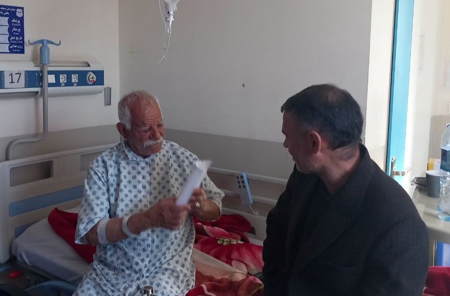 عیادت از 4 نفراز بازنشستگان در بیمارستان حضرت ابوالفضل (ع) فراجا کرمانشاه.