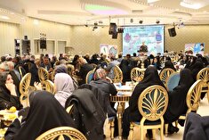 برگزاری ﺿﯿﺎﻓﺖ ﺧﺎﻧﻮادگی ﺷﻬﺮﺳﺘﺎن اراک ﺑﺎ ﺣﻀﻮر ۱۷۵ ﺑﺎزﻧﺸﺴﺘﻪ و ﺧﺎﻧﻮاده آﻧﻬﺎ