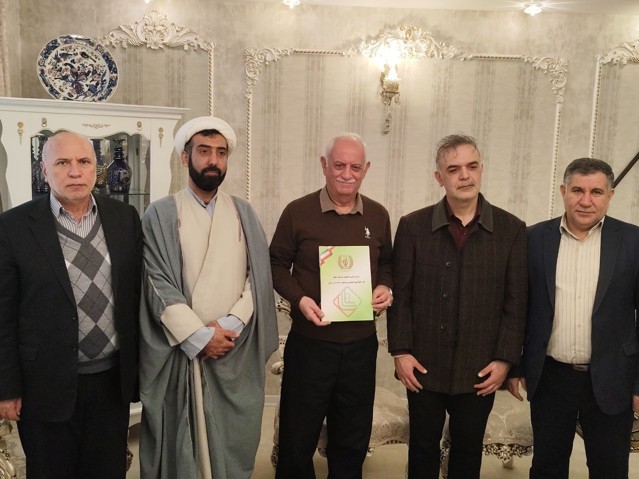 دیدار با 8 تن از بازنشستگان و مستمری بگیران استان اردبیل