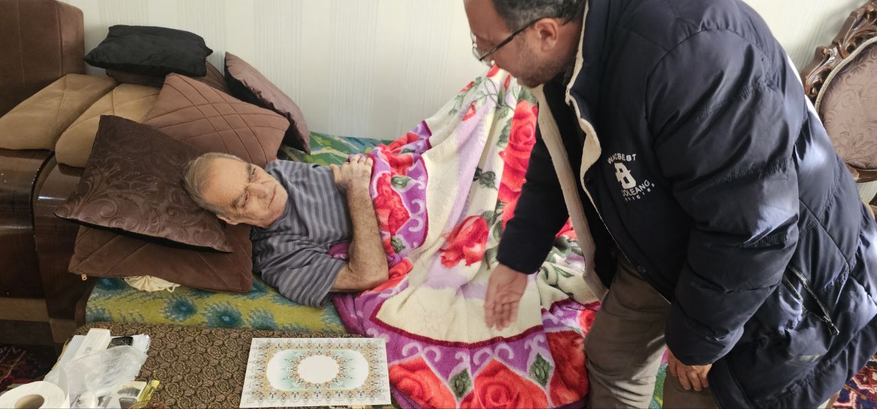 دیدار با ۹ نفر از بازنشستگان و مستمری بگیران در منزل در شهرستان تبریز دیدار با ۹ نفر از بازنشستگان و مستمری بگیران در منزل در شهرستان تبریز