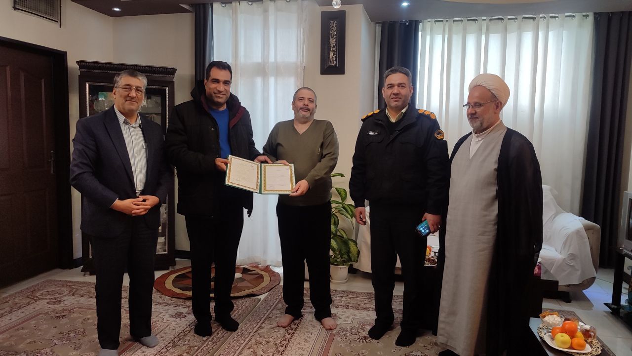 دیدار فرمانده انتظامی شهرستان شاهین شهر و میمه با ۸ نفر از اعضاء وابسته دیدار فرمانده انتظامی شهرستان شاهین شهر و میمه با ۸ نفر از اعضاء وابسته