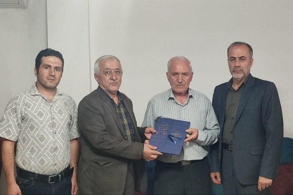 دیدار با 4 پیشکسوت بازنشسته شهرستان سنندج دیدار با 4 پیشکسوت بازنشسته شهرستان سنندج