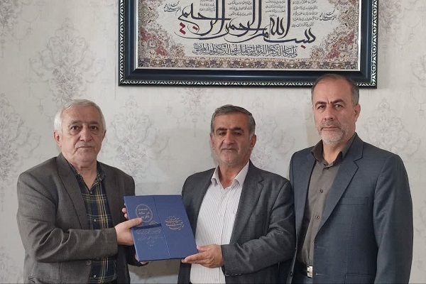 دیدار با 4 پیشکسوت بازنشسته شهرستان سنندج دیدار با 4 پیشکسوت بازنشسته شهرستان سنندج