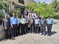 دیدار جمعی از بازنشستگان با رئیس کلانتری ۱۹ ویلاشهر شهرستان نجف آباد
