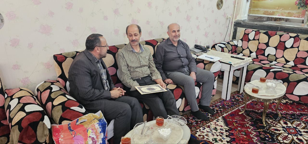 دیدار رئیس کانون بازنشستگان انتظامی استان آذربایجان شرقی با 5 نفر از بازنشستگان در منزل