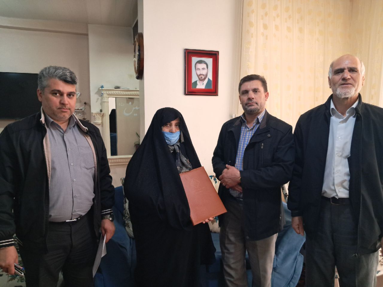 حضور نمایندگان تامین اجتماعی نیروهای مسلح استان آذربایجان شرقی جهت دیدار از ۱۵ نفر مستمری بگیر وبازنشسته‌ به همراه نماینده دفتر کانون بازنشستگان انتظامی شهرستان اهر در منازل آنان