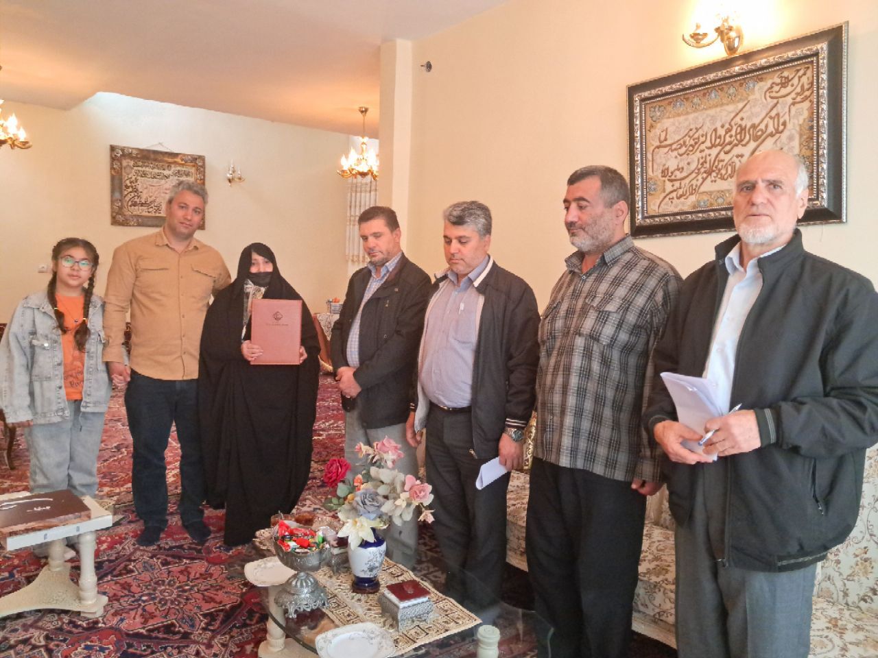 حضور نمایندگان تامین اجتماعی نیروهای مسلح استان آذربایجان شرقی جهت دیدار از ۱۵ نفر مستمری بگیر وبازنشسته‌ به همراه نماینده دفتر کانون بازنشستگان انتظامی شهرستان اهر در منازل آنان