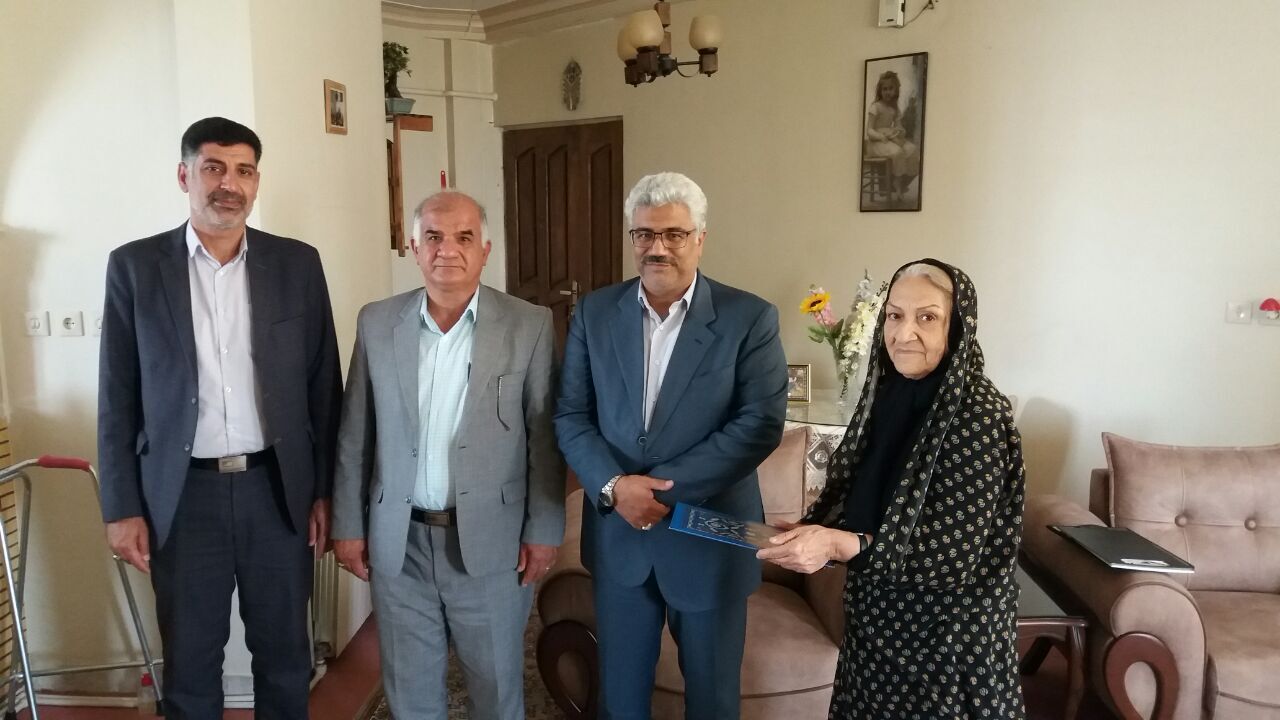 دیدار صمیمی با هفت نفر از بازنشستگان و مستمری بگیران شهرستان یزد