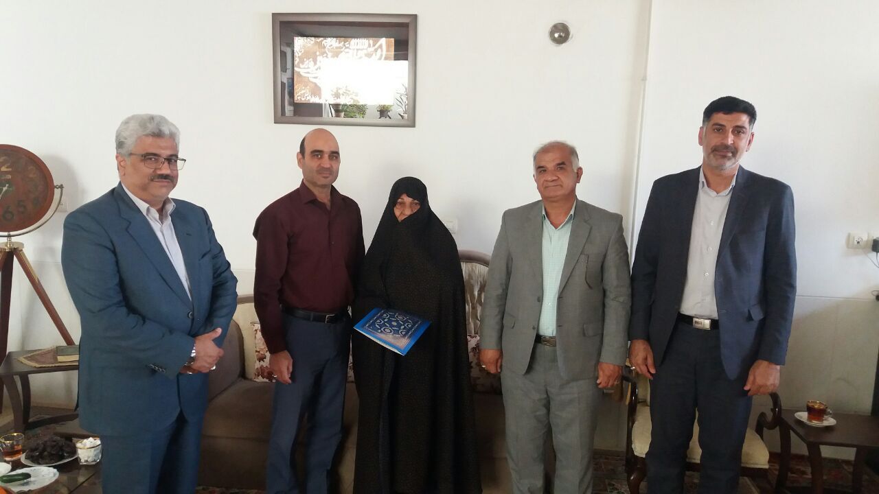دیدار صمیمی با هفت نفر از بازنشستگان و مستمری بگیران شهرستان یزد