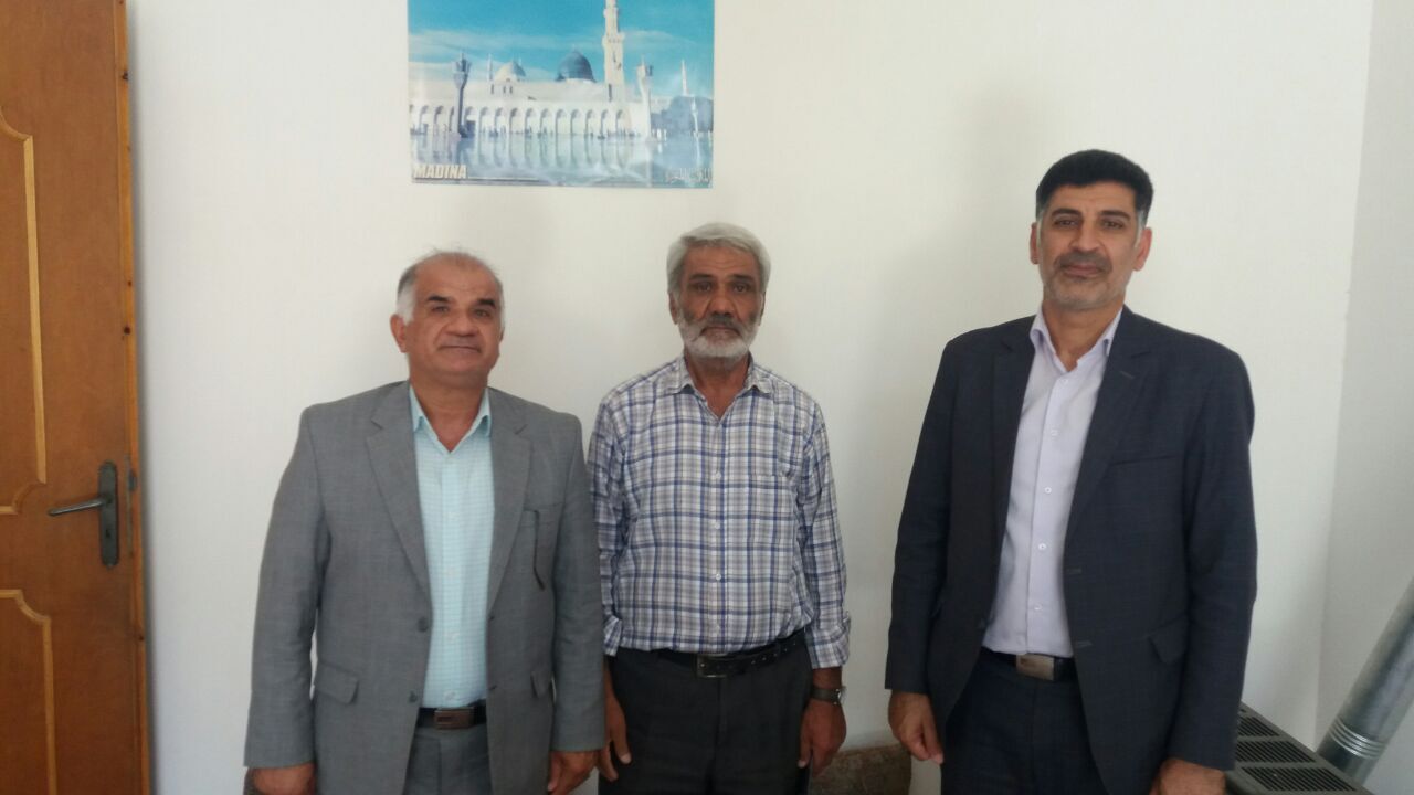 دیدار صمیمی با بازنشسته جناب آقای علیرضا محمدیان دیدار صمیمی با بازنشسته جناب آقای علیرضا محمدیان