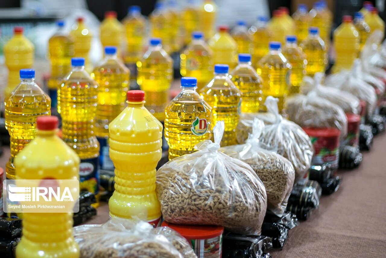 توزیع سبد معیشتی به اعضاء وابسته کم‌برخوردار شهرستان طبس