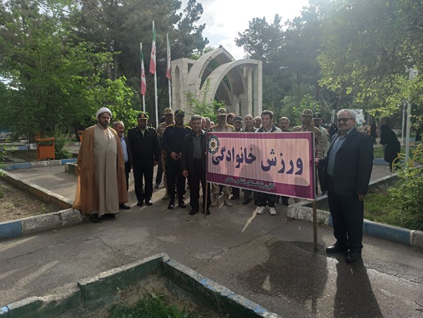 برگزاري همایش پیاده روی خانوادگی کانون بازنشستگان شهرستان سلماس