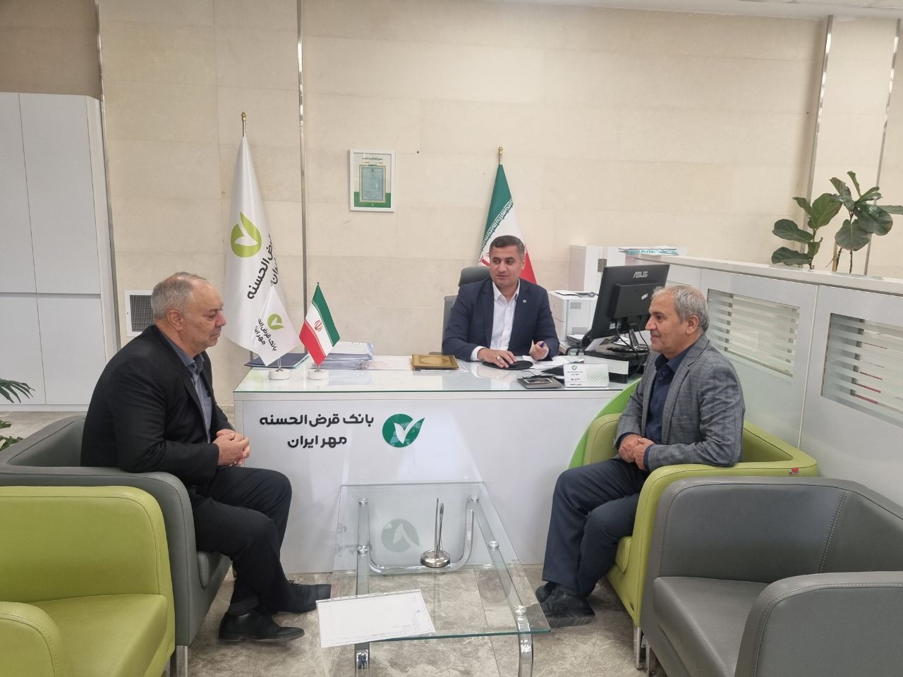 دیدار با رئیس بانک قرض الحسنه مهر ايران کرج دیدار با رئیس بانک قرض الحسنه مهر ايران کرج