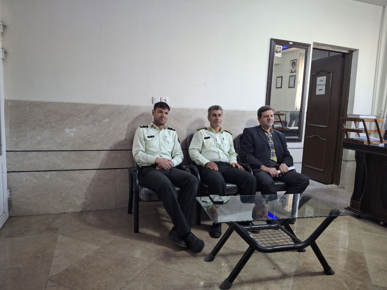 دیدار جمعی از بازنشستگان با رئیس کلانتری ۱۱ شهرستان نجف آباد
