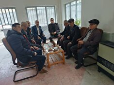 نشست صمیمی مسئول دفتر نمایندگی کانون شهرستان تالش با پیشکسوتان شهرستان
