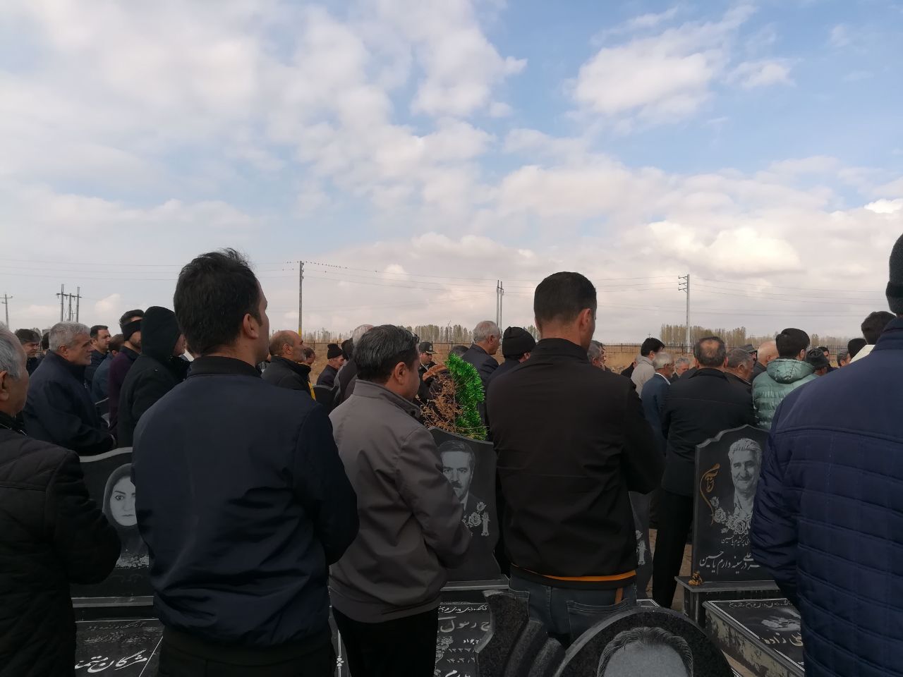شرکت مسئول دفتر نمایندگی کانون بازنشستگان شهرستان سراب و تعداد کثیر بازنشسته و کادر درمراسم تشییع جنازه ، مجلس ترحیم و شام غریبان همکار بازنشسته عباداله پرنور